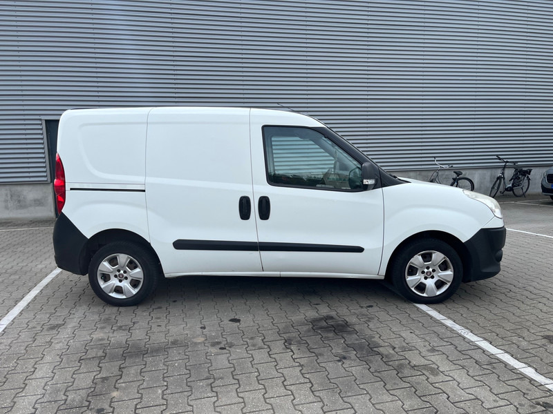 Fiat Dobló Cargo 1.3 MultiJet / NL Van - Mažas furgonas: foto 2 Fiat Dobló Cargo 1.3 MultiJet / NL Van - Mažas furgonas: foto 2