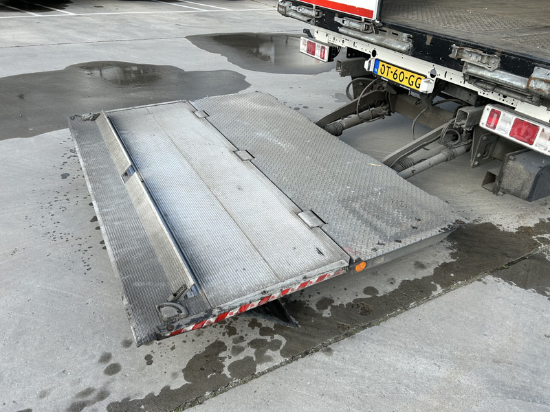 Krone Dry Liner / Box / Loadlift 2000 kg / Disk / APK TUV 11-26 - Furgonas puspriekabė: foto 5 Krone Dry Liner / Box / Loadlift 2000 kg / Disk / APK TUV 11-26 - Furgonas puspriekabė: foto 5