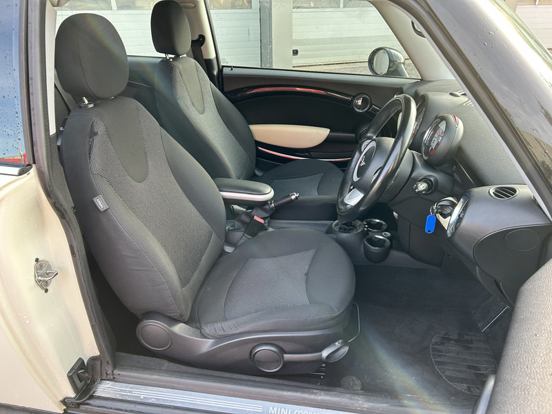 MINI Clubman 1.6 Cooper RHD / Airco / APK TUV 11-25 - Lengvasis automobilis: foto 3 MINI Clubman 1.6 Cooper RHD / Airco / APK TUV 11-25 - Lengvasis automobilis: foto 3