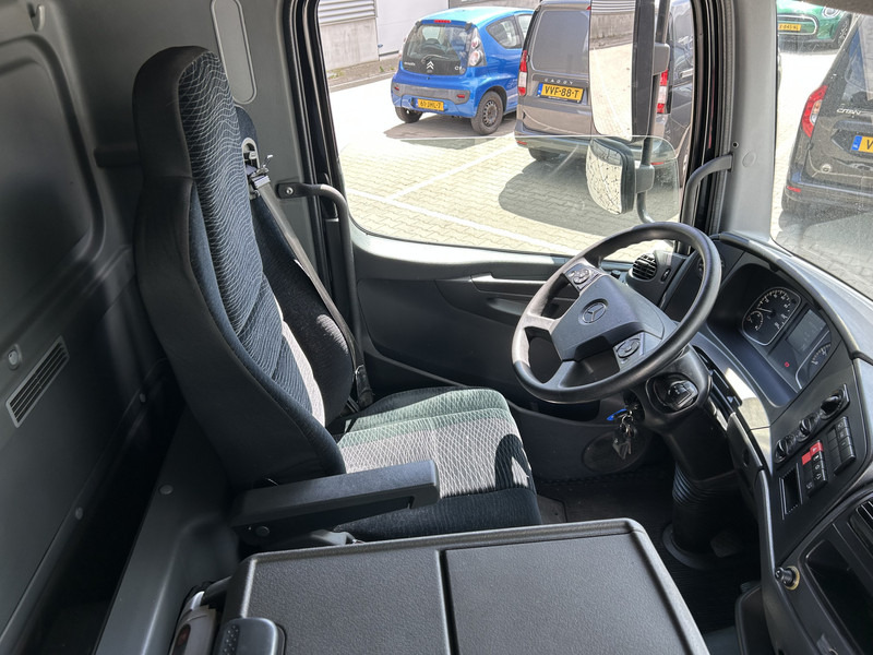 Mercedes-Benz Atego 818 / 8 Ton / 676 dkm / Box / Laadklep / APK TUV 03-26 - Furgonas sunkvežimis: foto 3 Mercedes-Benz Atego 818 / 8 Ton / 676 dkm / Box / Laadklep / APK TUV 03-26 - Furgonas sunkvežimis: foto 3