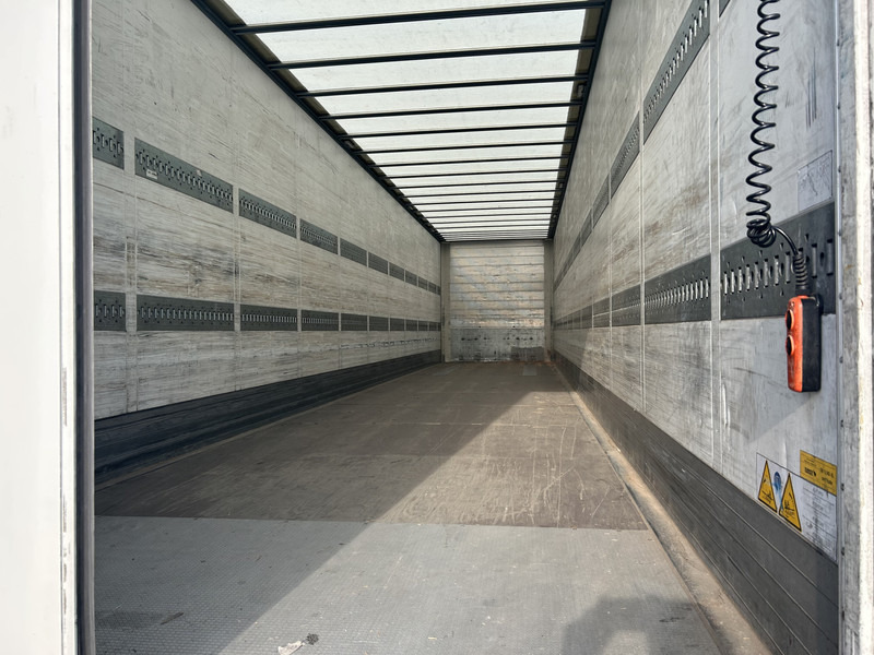 Schmitz Cargobull SCB S3B / Box / Loadlift / 2x Liftas / APK 03-26 - Furgonas puspriekabė: foto 3 Schmitz Cargobull SCB S3B / Box / Loadlift / 2x Liftas / APK 03-26 - Furgonas puspriekabė: foto 3