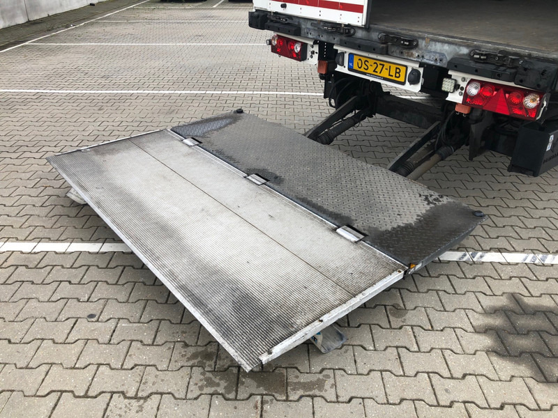 Schmitz Cargobull SCB S3B / Box Trailer / Loadlift 2000 kg / APK TUV 12-25 - Furgonas puspriekabė: foto 5 Schmitz Cargobull SCB S3B / Box Trailer / Loadlift 2000 kg / APK TUV 12-25 - Furgonas puspriekabė: foto 5