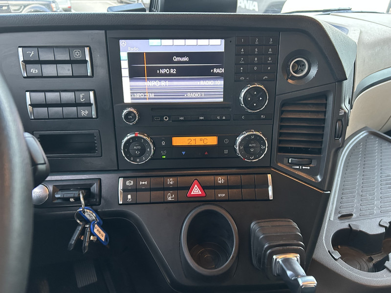 Mercedes-Benz Actros 1842 Bigspace / 770 dkm / Mega / New Tacho / Stand Klima / 2 Tanks - Vilkikas: foto 5 Mercedes-Benz Actros 1842 Bigspace / 770 dkm / Mega / New Tacho / Stand Klima / 2 Tanks - Vilkikas: foto 5