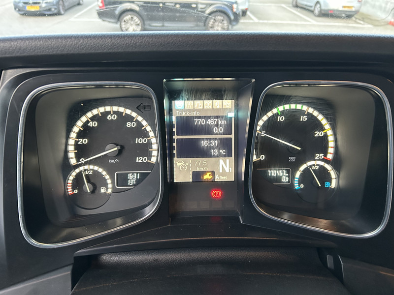 Mercedes-Benz Actros 1842 Bigspace / 770 dkm / Mega / New Tacho / Stand Klima / 2 Tanks - Vilkikas: foto 4 Mercedes-Benz Actros 1842 Bigspace / 770 dkm / Mega / New Tacho / Stand Klima / 2 Tanks - Vilkikas: foto 4