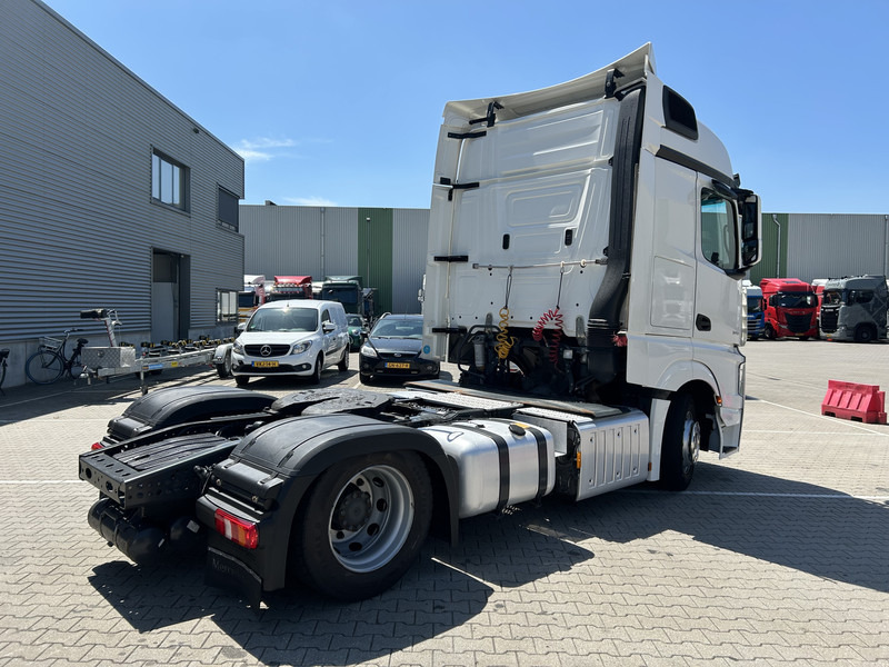 Mercedes-Benz Actros 1842 Bigspace / 770 dkm / Mega / New Tacho / Stand Klima / 2 Tanks - Vilkikas: foto 2 Mercedes-Benz Actros 1842 Bigspace / 770 dkm / Mega / New Tacho / Stand Klima / 2 Tanks - Vilkikas: foto 2