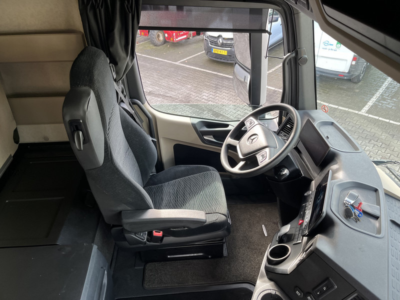 Mercedes-Benz Actros 1842 Gigaspace / 298 km / Full Spoiler / NL truck - Vilkikas: foto 3 Mercedes-Benz Actros 1842 Gigaspace / 298 km / Full Spoiler / NL truck - Vilkikas: foto 3