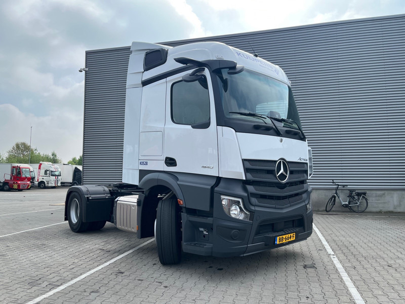 Mercedes-Benz Actros 1940 Streamspace / NL truck - Vilkikas: foto 1 Mercedes-Benz Actros 1940 Streamspace / NL truck - Vilkikas: foto 1