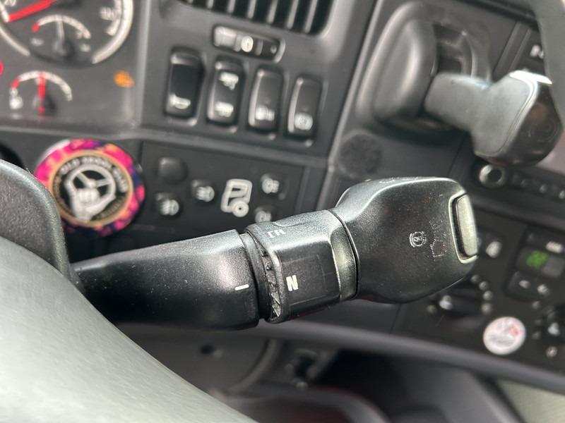 Scania R520 V8 / Showtruck / Buffl Special Interior / Vol Lucht / Retarder - Vilkikas: foto 5 Scania R520 V8 / Showtruck / Buffl Special Interior / Vol Lucht / Retarder - Vilkikas: foto 5