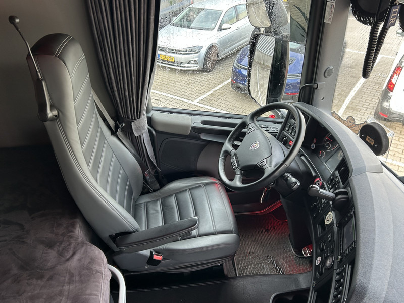 Scania R520 V8 / Showtruck / Buffl Special Interior / Vol Lucht / Retarder - Vilkikas: foto 3 Scania R520 V8 / Showtruck / Buffl Special Interior / Vol Lucht / Retarder - Vilkikas: foto 3