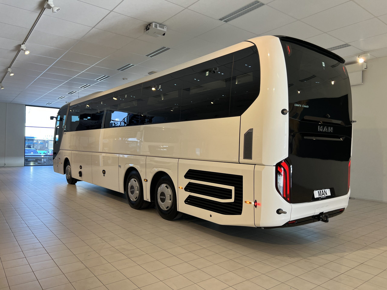 MAN Lions Coach R09 Euro 6E (Dark Edition) - Turistinis autobusas: foto 5 MAN Lions Coach R09 Euro 6E (Dark Edition) - Turistinis autobusas: foto 5