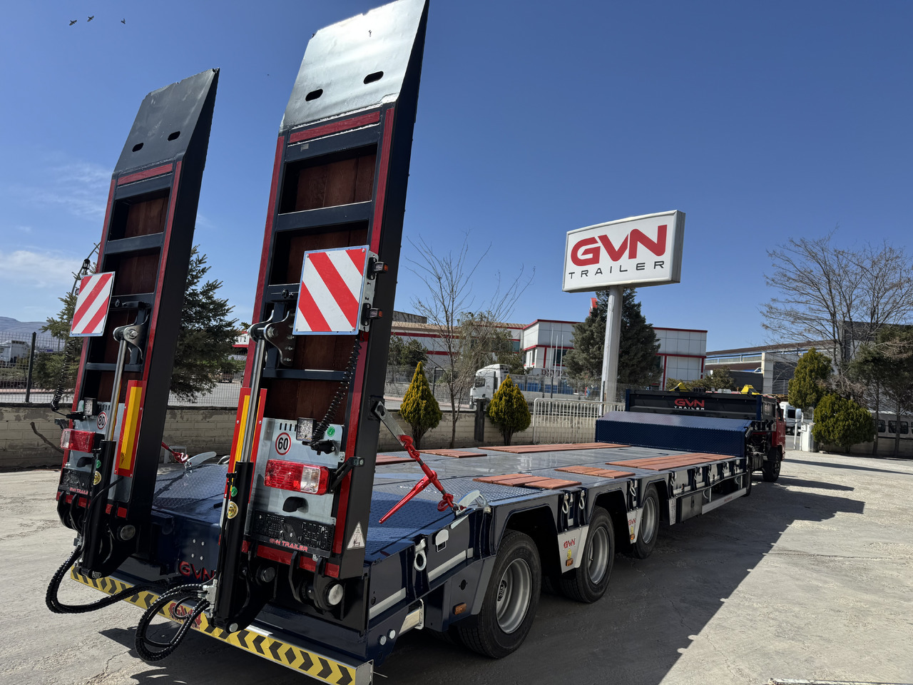 Nauja Žemo profilio platforma puspriekabė GVN Trailer 4 AXLE LOWBED: foto 35