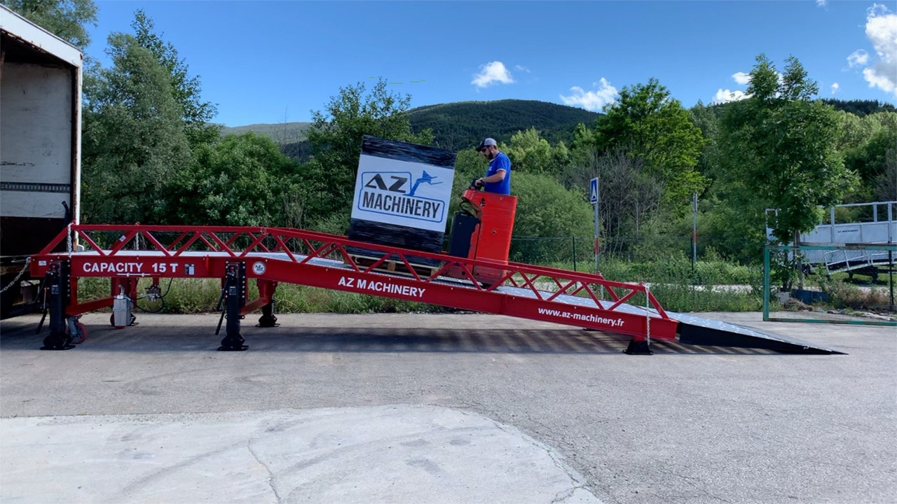 Loading Ramp with with hydraulic tilting bridge - AZ RAMP - STAR- 8T. 8 ton capacity - Krovos rampa: foto 4 Loading Ramp with with hydraulic tilting bridge - AZ RAMP - STAR- 8T. 8 ton capacity - Krovos rampa: foto 4