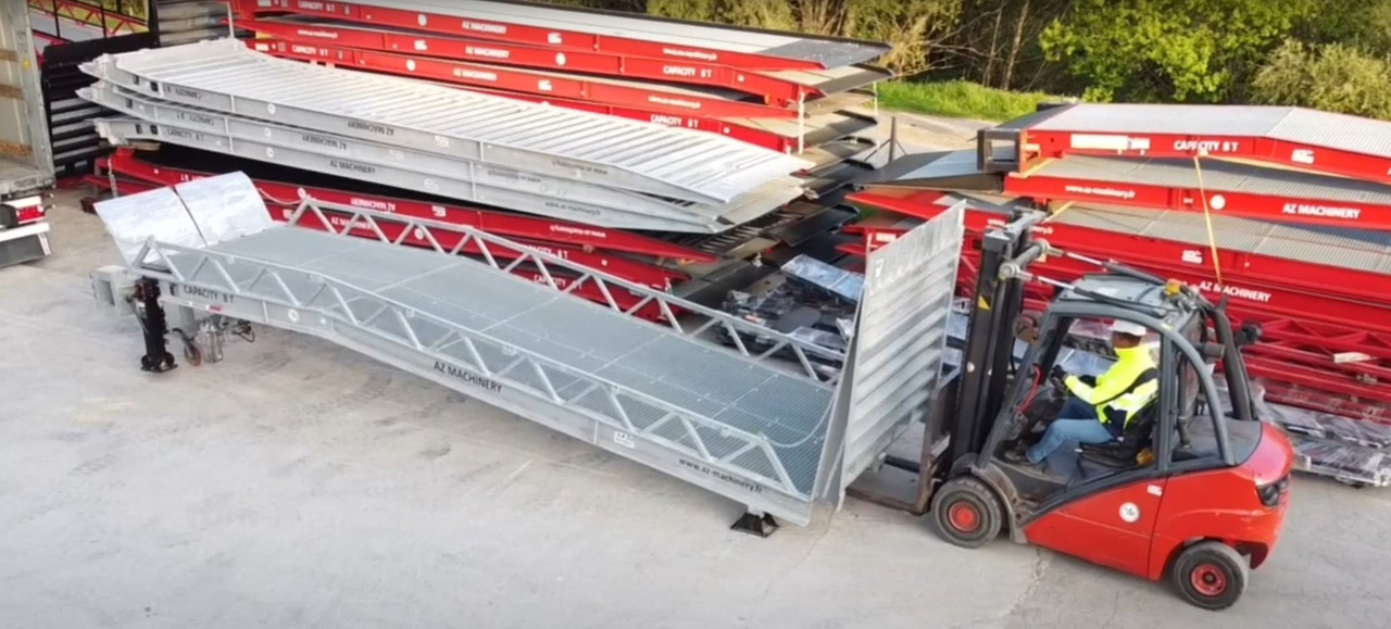 Loading Ramp with with hydraulic tilting bridge - AZ RAMP - STAR- 8T FULL GALVA - Krovos rampa: foto 3 Loading Ramp with with hydraulic tilting bridge - AZ RAMP - STAR- 8T FULL GALVA - Krovos rampa: foto 3