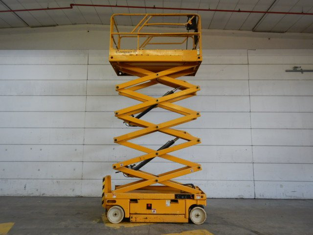 Used Electric scissor Lift Haulotte Compact 12 - Žirklinis keltuvas: foto 4 Used Electric scissor Lift Haulotte Compact 12 - Žirklinis keltuvas: foto 4