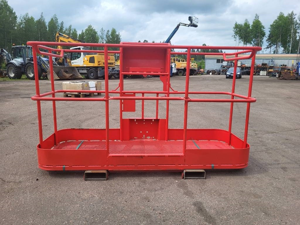 Manitou 200 ATJ kori - Stiebinis keltuvas: foto 3 Manitou 200 ATJ kori - Stiebinis keltuvas: foto 3