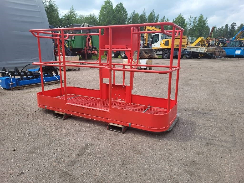 Manitou 200 ATJ kori - Stiebinis keltuvas: foto 4 Manitou 200 ATJ kori - Stiebinis keltuvas: foto 4