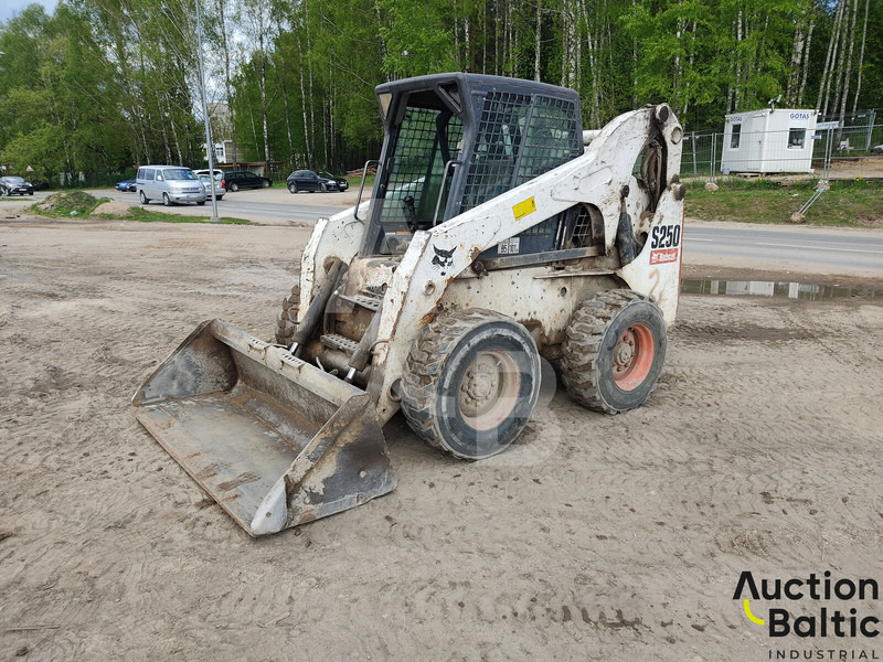 Bobcat S 250 - Mini krautuvas: foto 2 Bobcat S 250 - Mini krautuvas: foto 2