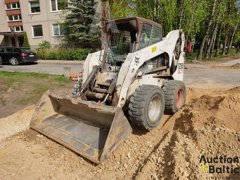 Bobcat S 250 - Mini krautuvas: foto 1 Bobcat S 250 - Mini krautuvas: foto 1