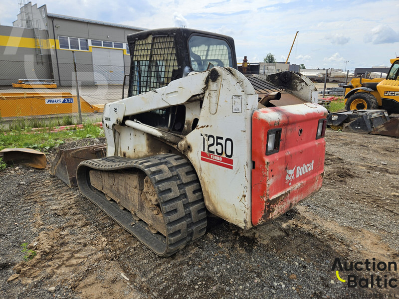 Bobcat T 250 - Vikšrinis krautuvas: foto 3 Bobcat T 250 - Vikšrinis krautuvas: foto 3