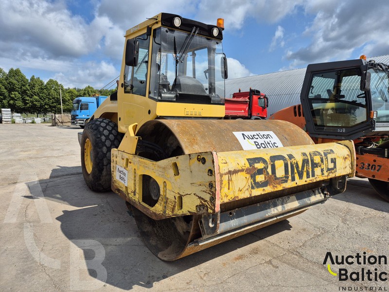 Bomag BW 211 D-4 - Volas: foto 1 Bomag BW 211 D-4 - Volas: foto 1