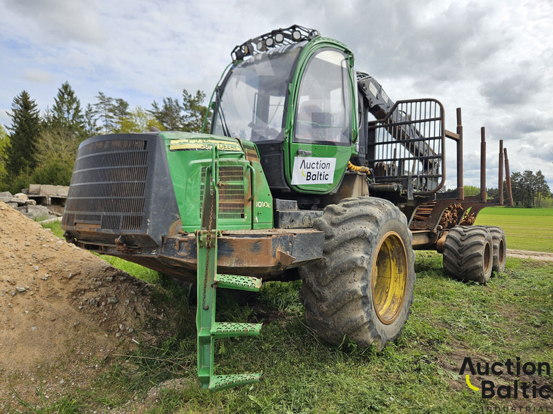 John Deere 1010 E - Miško priekaba: foto 1 John Deere 1010 E - Miško priekaba: foto 1