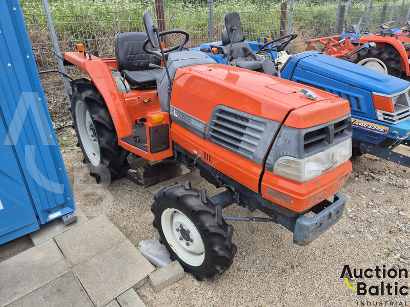 Kubota GL 240 - Traktorius: foto 1 Kubota GL 240 - Traktorius: foto 1