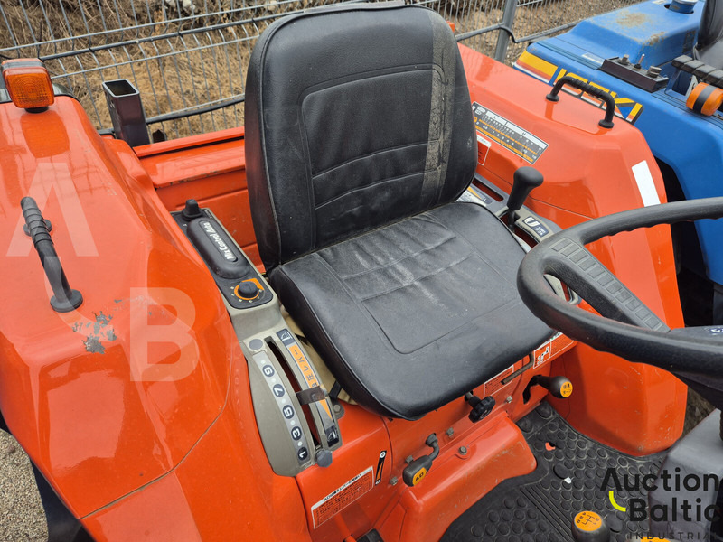 Kubota GL 240 - Traktorius: foto 5 Kubota GL 240 - Traktorius: foto 5