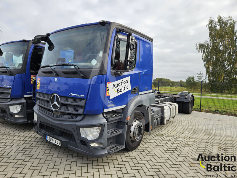 Mercedes-Benz Actros 1843 - Važiuoklės sunkvežimis: foto 1 Mercedes-Benz Actros 1843 - Važiuoklės sunkvežimis: foto 1