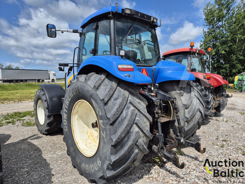 New Holland T 8040 - Traktorius: foto 4 New Holland T 8040 - Traktorius: foto 4