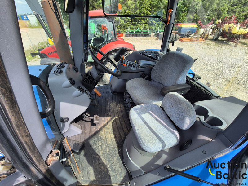 New Holland T 8040 - Traktorius: foto 5 New Holland T 8040 - Traktorius: foto 5