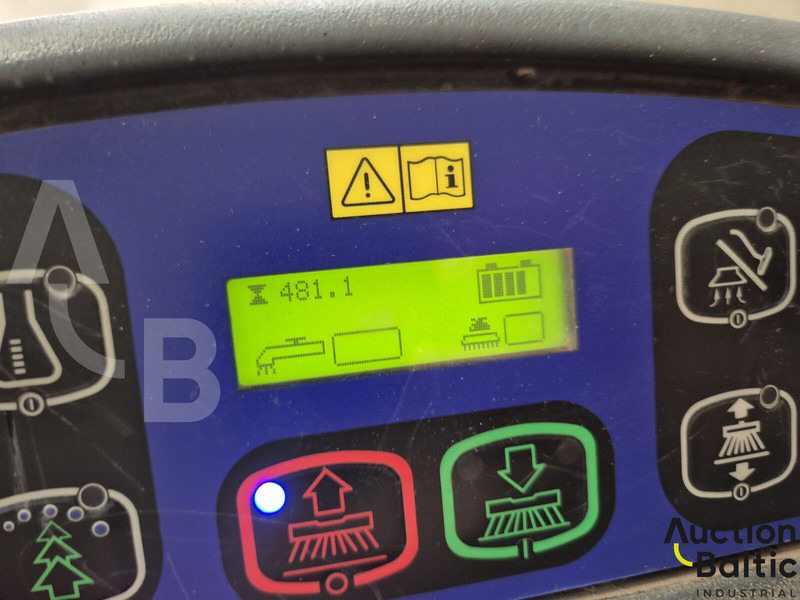 Nilfisk SC6500 - Gatvių šlavimo mašina: foto 5 Nilfisk SC6500 - Gatvių šlavimo mašina: foto 5