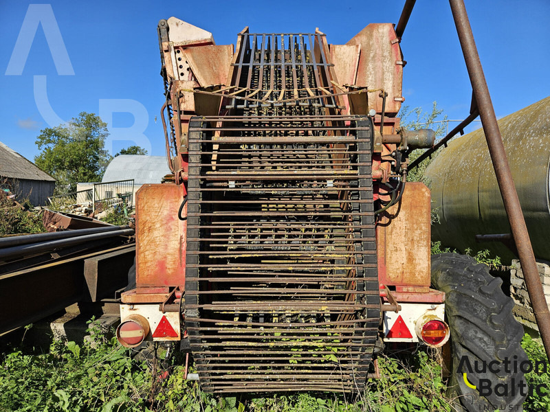 TIM Sugar beet harvester - Derliaus nuėmimo kombainas: foto 3 TIM Sugar beet harvester - Derliaus nuėmimo kombainas: foto 3