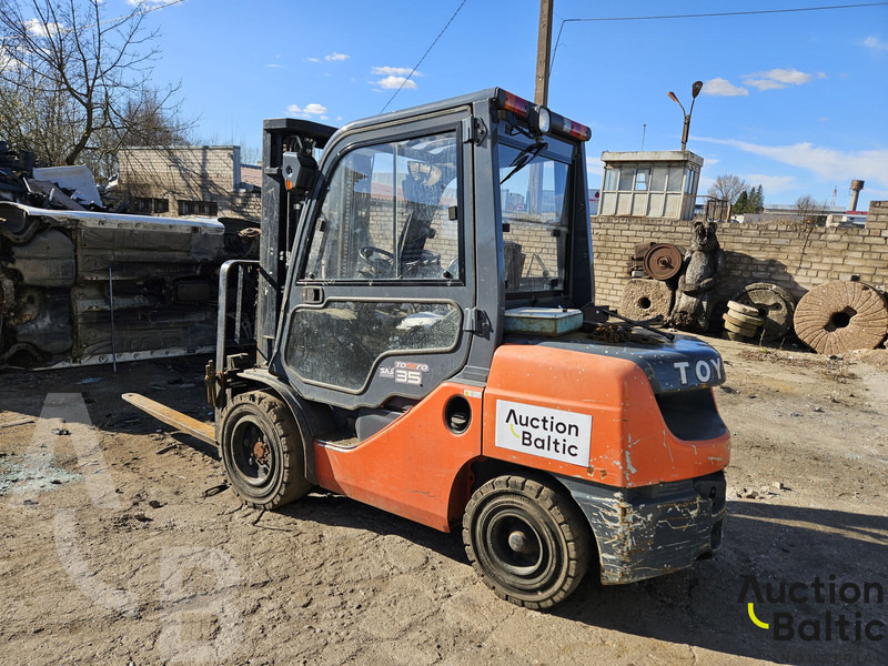 Toyota E 811 - Dyzelinis krautuvas: foto 4 Toyota E 811 - Dyzelinis krautuvas: foto 4