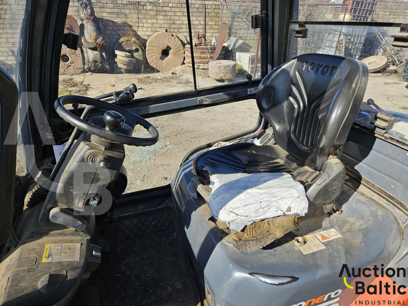 Toyota E 811 - Dyzelinis krautuvas: foto 5 Toyota E 811 - Dyzelinis krautuvas: foto 5