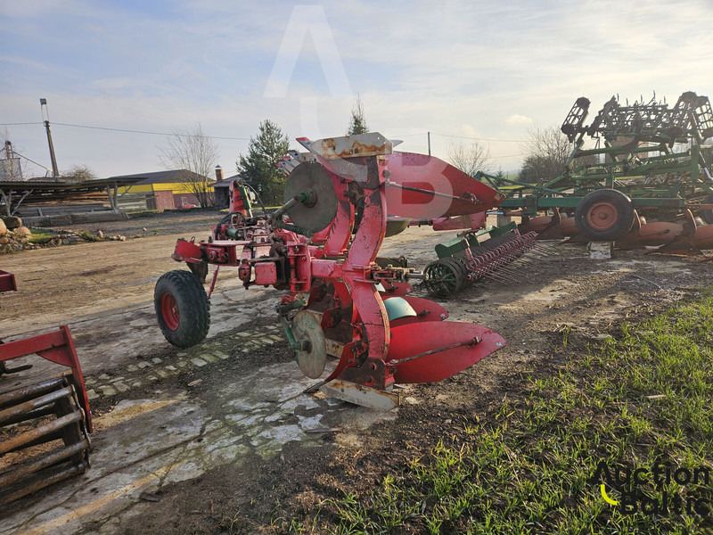 UNIA - Plūgas: foto 4 UNIA - Plūgas: foto 4