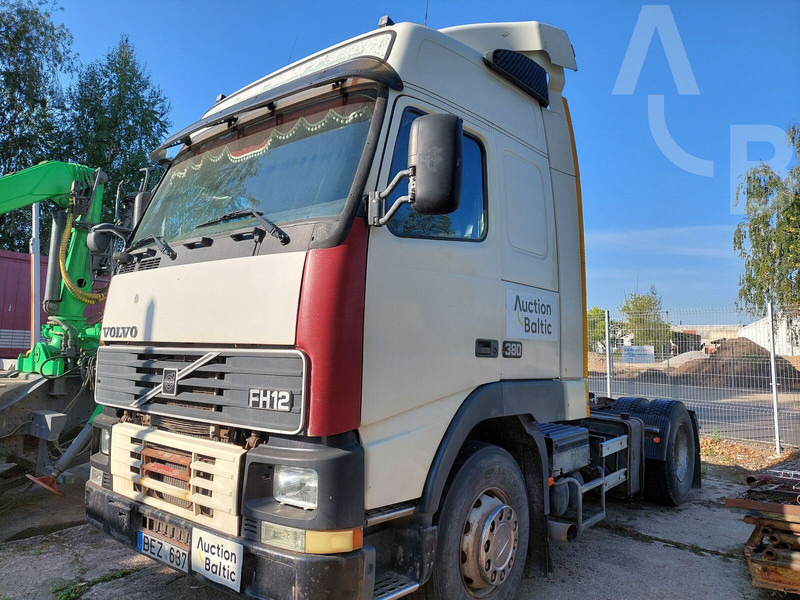 Volvo FH12 - Vilkikas: foto 1 Volvo FH12 - Vilkikas: foto 1