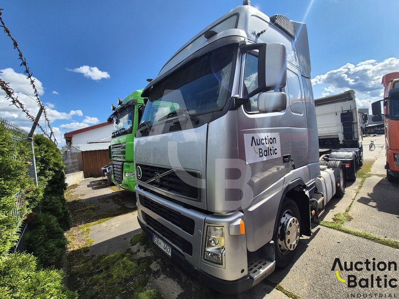 Vilkikas Volvo FH12: foto 1