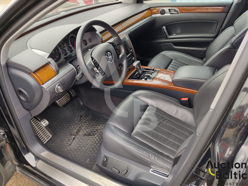 Volkswagen Phaeton - Lengvasis automobilis: foto 5 Volkswagen Phaeton - Lengvasis automobilis: foto 5