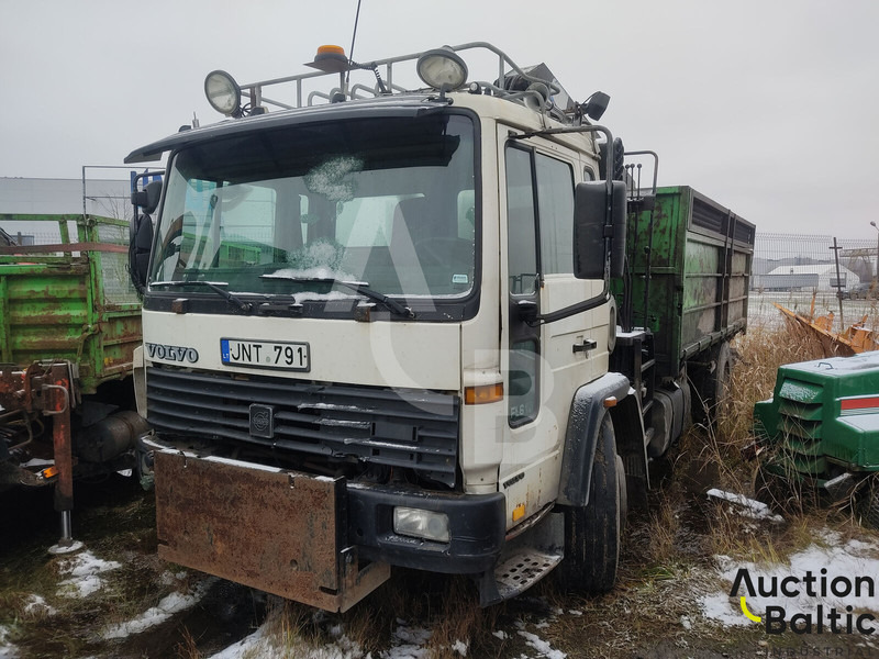 Volvo FL618 - Savivartis sunkvežimis, Sunkvežimis su kranu: foto 1 Volvo FL618 - Savivartis sunkvežimis, Sunkvežimis su kranu: foto 1