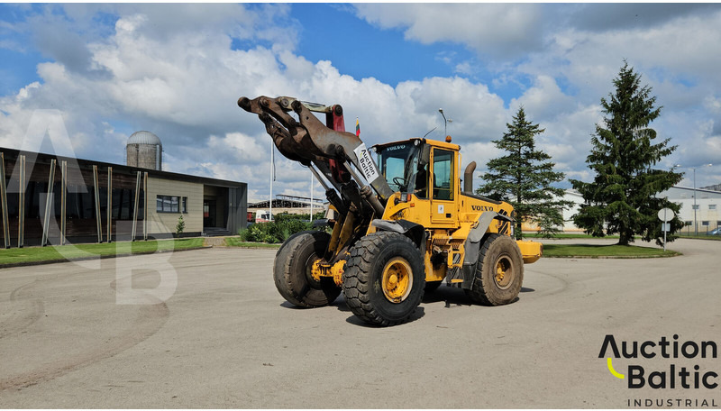 Volvo L 110 E - Ratinis krautuvas: foto 1 Volvo L 110 E - Ratinis krautuvas: foto 1
