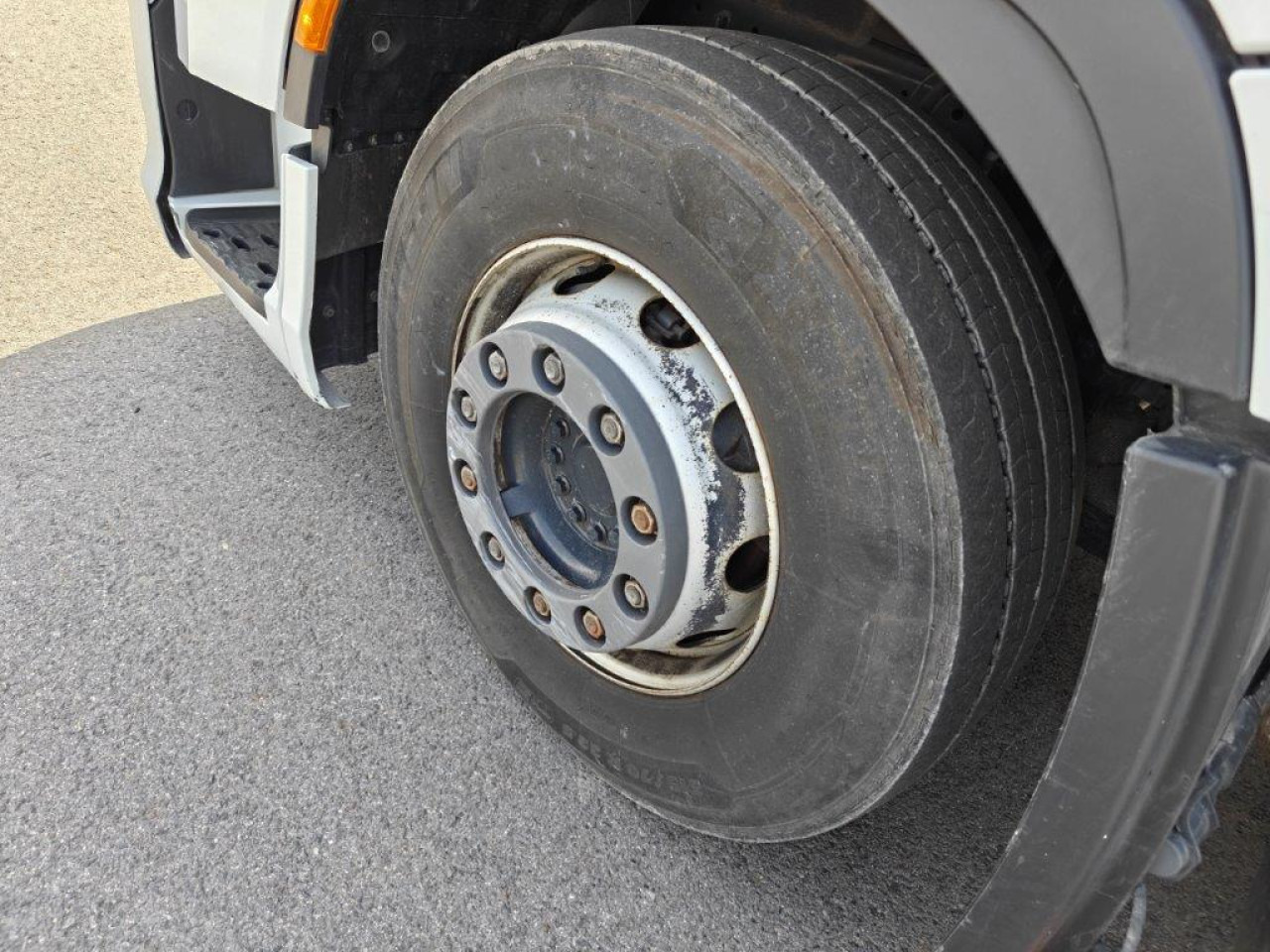 IVECO S-Way AS440S46T/P2LNG Euro6 Intarder Klima - Vilkikas: foto 5 IVECO S-Way AS440S46T/P2LNG Euro6 Intarder Klima - Vilkikas: foto 5