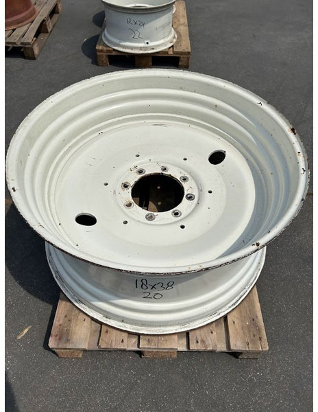 New Holland velg 18 x 38 - Ratlankis: foto 2 New Holland velg 18 x 38 - Ratlankis: foto 2