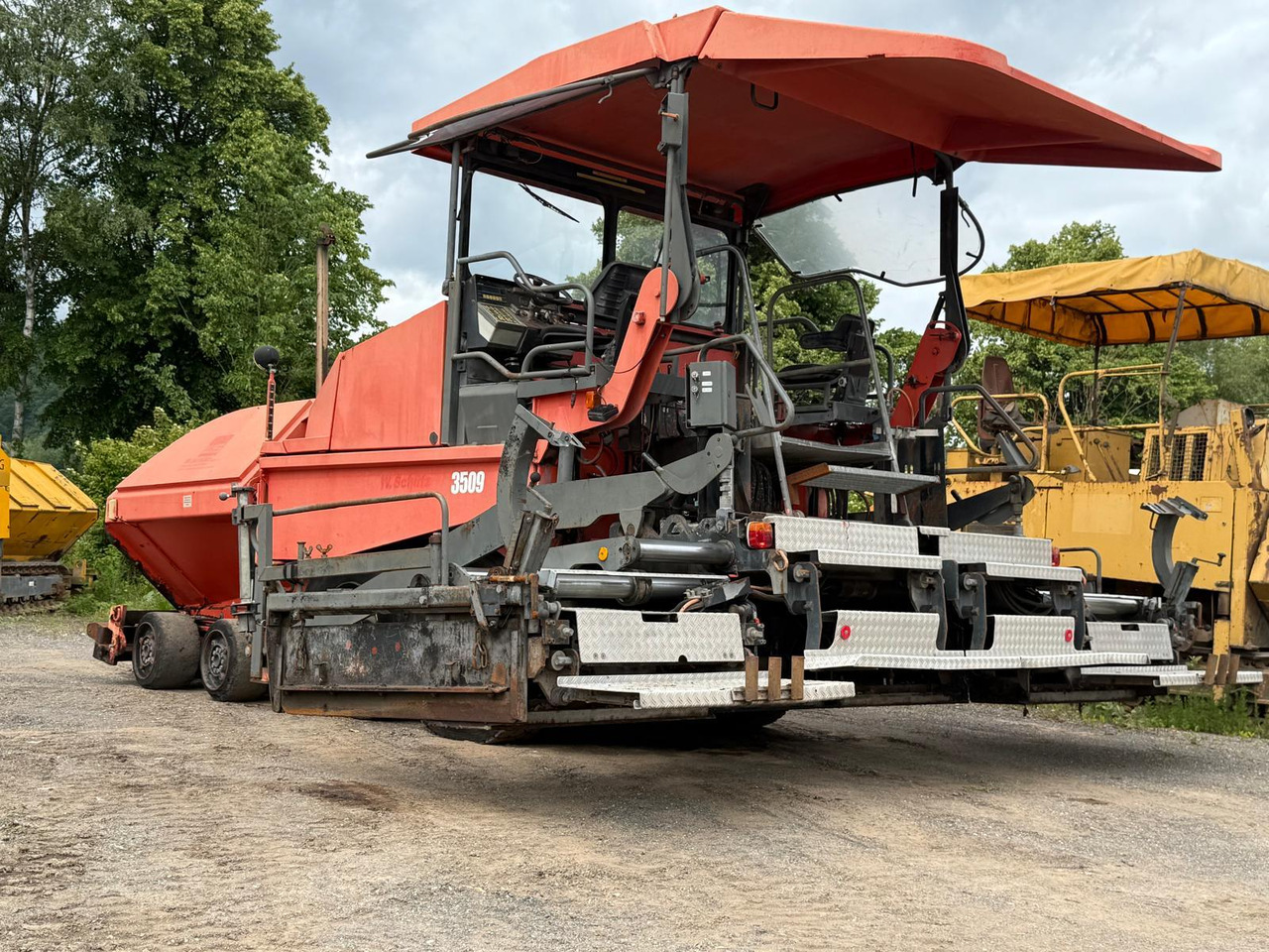 Demag-Dynapac DF135P powerfull 4-axle-paver - Asfalto klotuvas: foto 1 Demag-Dynapac DF135P powerfull 4-axle-paver - Asfalto klotuvas: foto 1