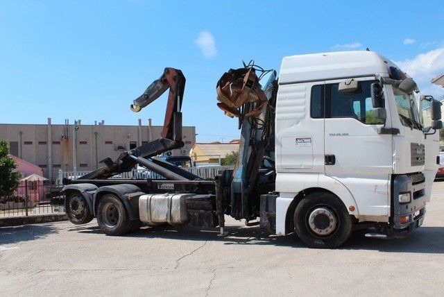 MAN TGA 26.360 FG 6x2 LL GERGEN Abroll + Penz Kran - Hook-lift sunkvežimis, Sunkvežimis su kranu: foto 4 MAN TGA 26.360 FG 6x2 LL GERGEN Abroll + Penz Kran - Hook-lift sunkvežimis, Sunkvežimis su kranu: foto 4