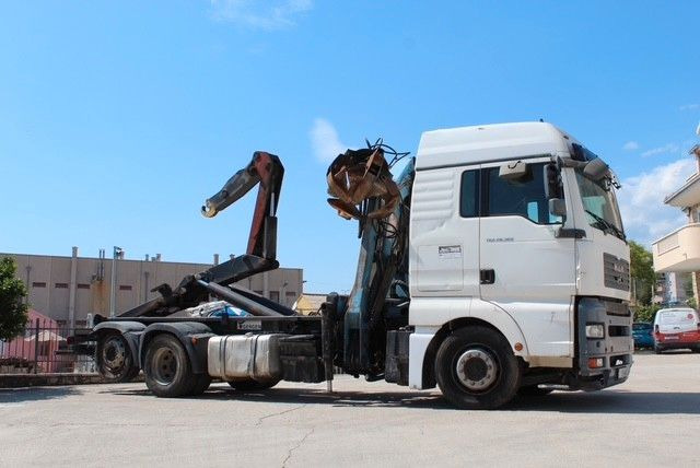 MAN TGA 26.360 FG 6x2 LL GERGEN Abroll + Penz Kran - Hook-lift sunkvežimis, Sunkvežimis su kranu: foto 3 MAN TGA 26.360 FG 6x2 LL GERGEN Abroll + Penz Kran - Hook-lift sunkvežimis, Sunkvežimis su kranu: foto 3