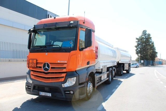 Mercedes-Benz Actros 2548 6x2/4 - Autocisterna: foto 5 Mercedes-Benz Actros 2548 6x2/4 - Autocisterna: foto 5