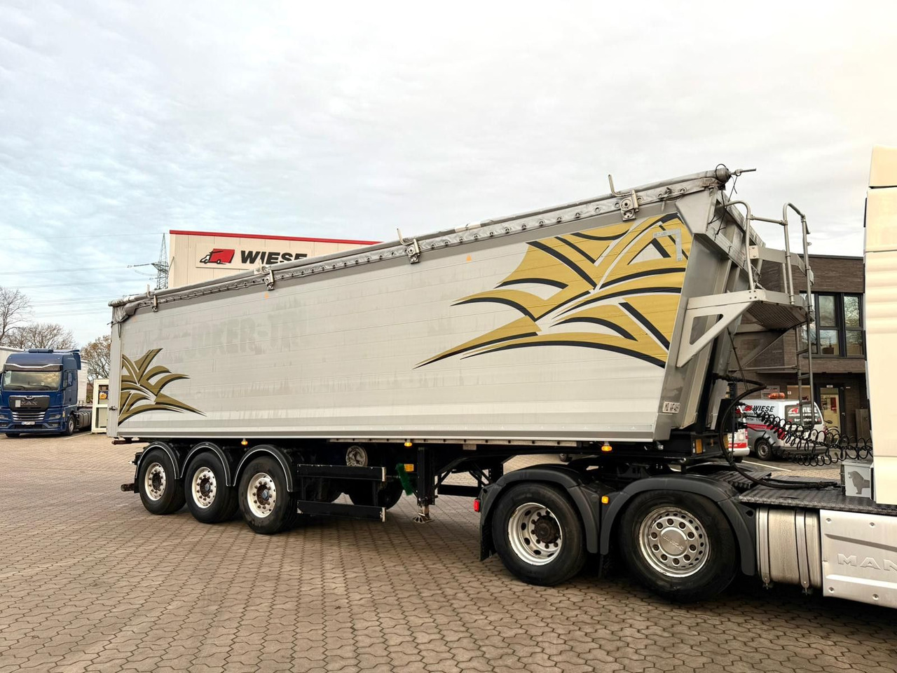 Benalu Bulkliner 95 Alu Kippmulde 51,5m³ - Savivartis puspriekabė: foto 1 Benalu Bulkliner 95 Alu Kippmulde 51,5m³ - Savivartis puspriekabė: foto 1