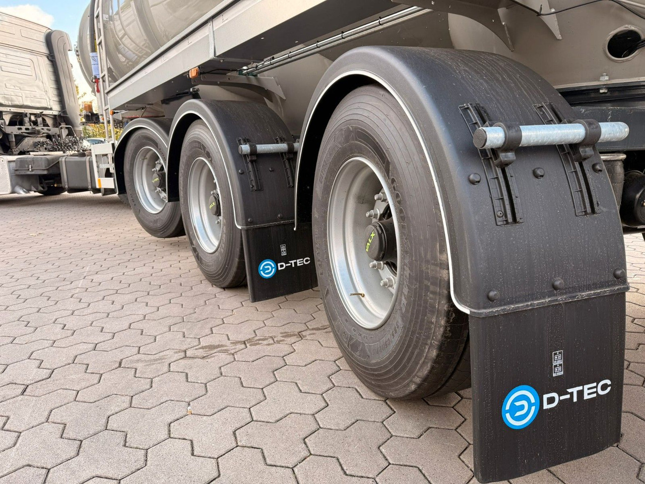 D-TEC Gülletanker 30m³ mit Zwangslenkung - Puspriekabė cisterna: foto 2 D-TEC Gülletanker 30m³ mit Zwangslenkung - Puspriekabė cisterna: foto 2