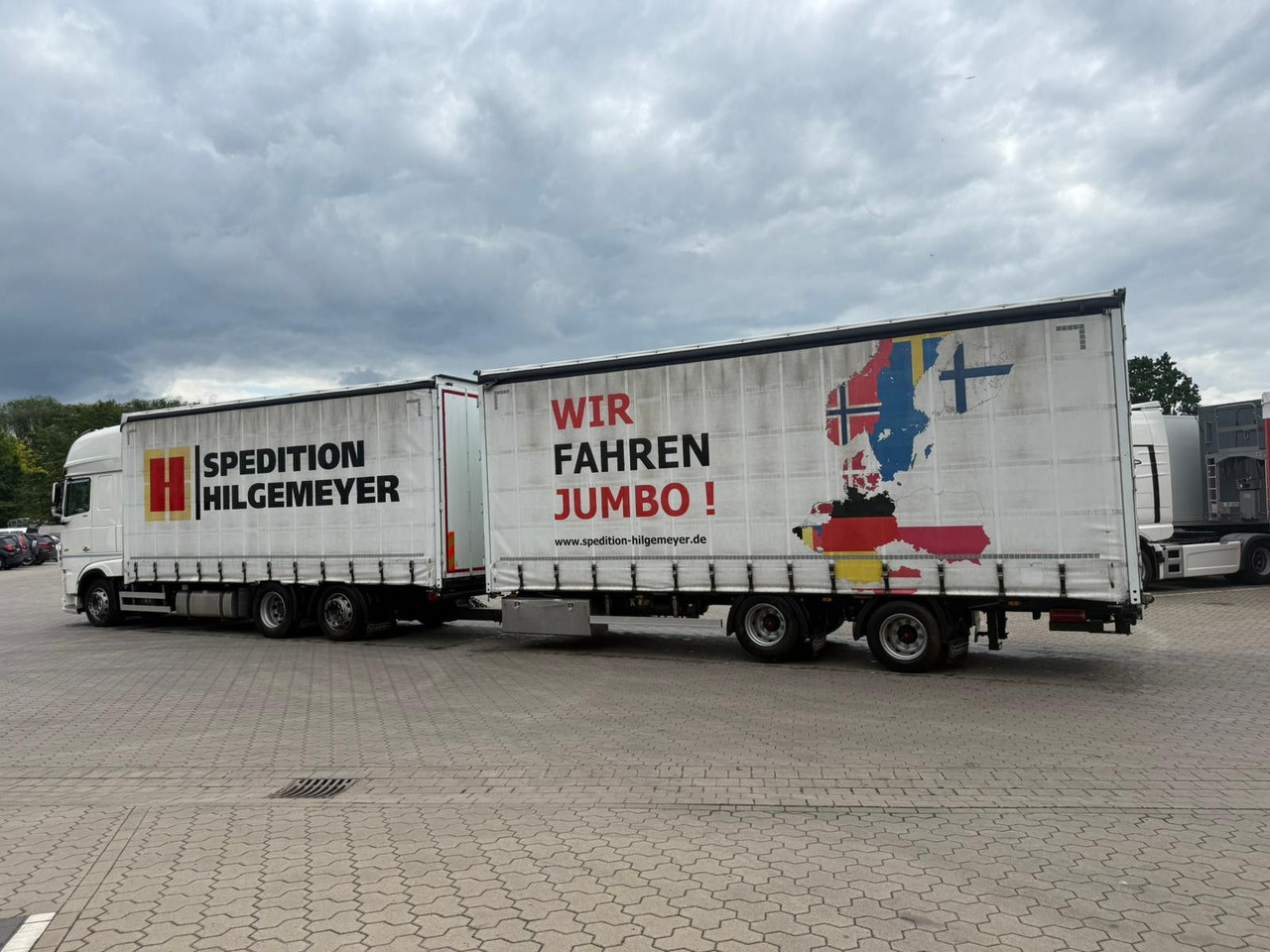 DAF XF 480 FAN LowDeck 6x2 Jumbo Inklusive Anhänger - Tentinis sunkvežimis, Tentinė priekaba: foto 4 DAF XF 480 FAN LowDeck 6x2 Jumbo Inklusive Anhänger - Tentinis sunkvežimis, Tentinė priekaba: foto 4