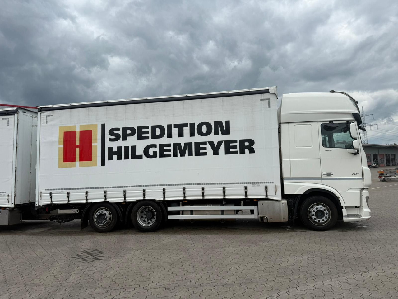 DAF XF 480 FAN LowDeck 6x2 Jumbo Inklusive Anhänger - Tentinis sunkvežimis, Tentinė priekaba: foto 2 DAF XF 480 FAN LowDeck 6x2 Jumbo Inklusive Anhänger - Tentinis sunkvežimis, Tentinė priekaba: foto 2